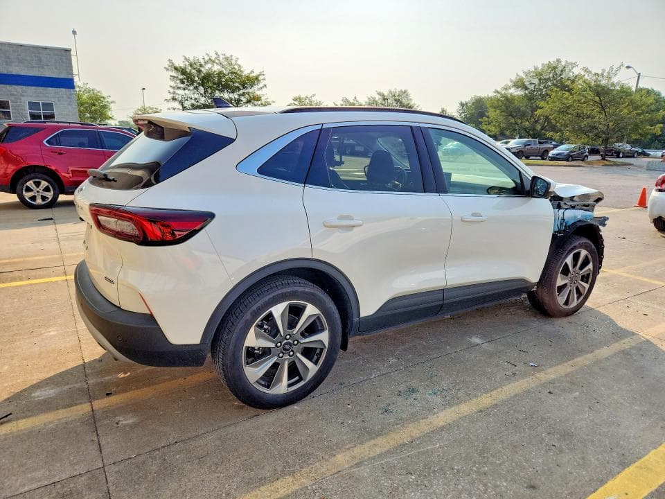 2024 FORD ESCAPE PLATINUM 3