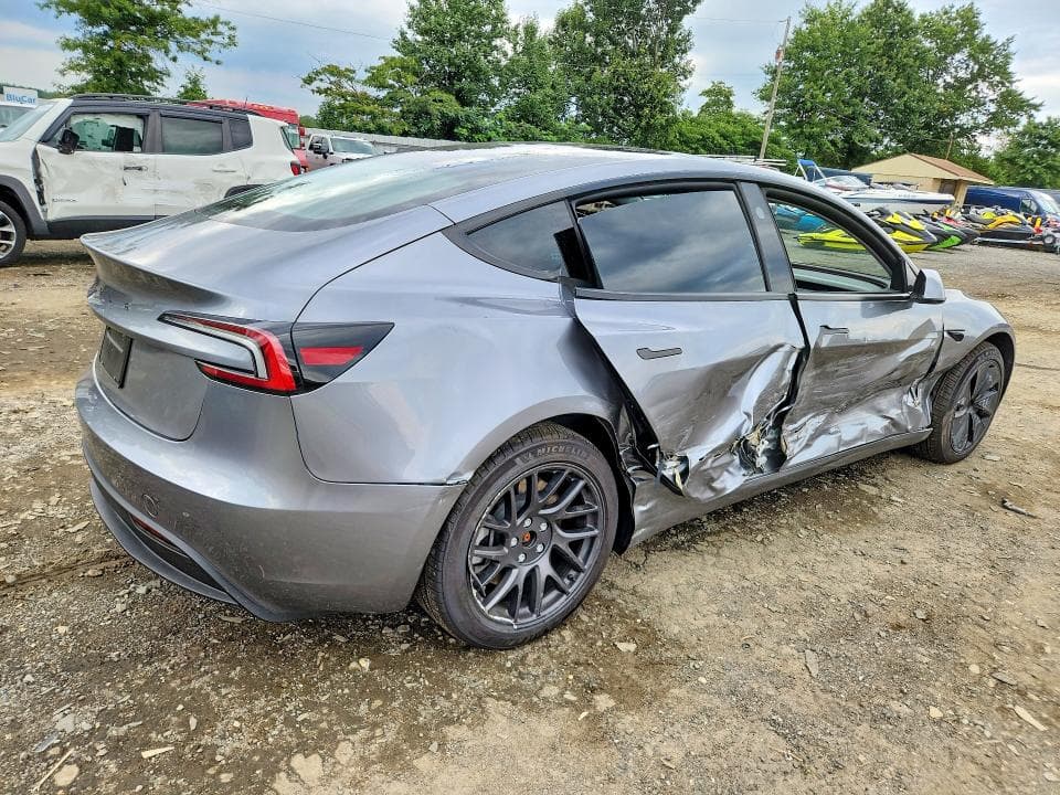 2026 TESLA MODEL 3 3