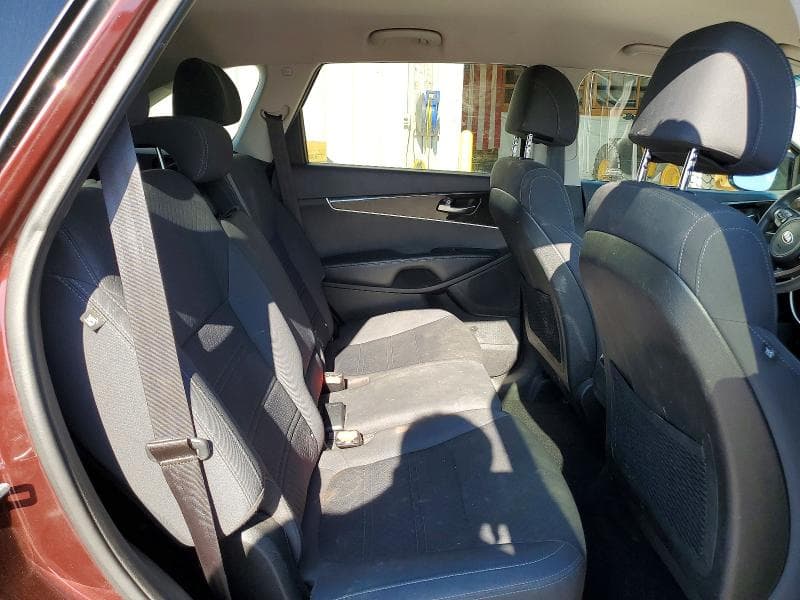 2017 KIA SORENTO LX V6 11