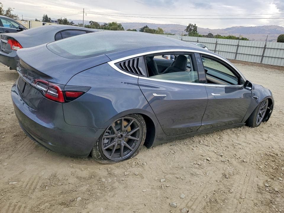 2020 TESLA MODEL 3 3