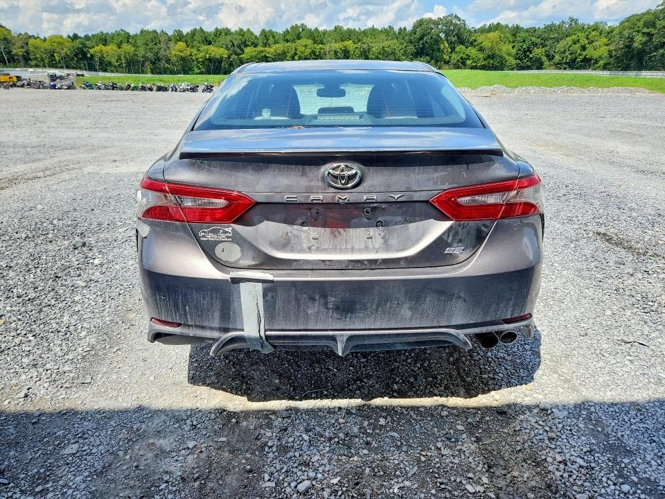 2018 TOYOTA CAMRY SE 6