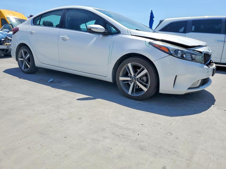 2017 KIA FORTE EX 4