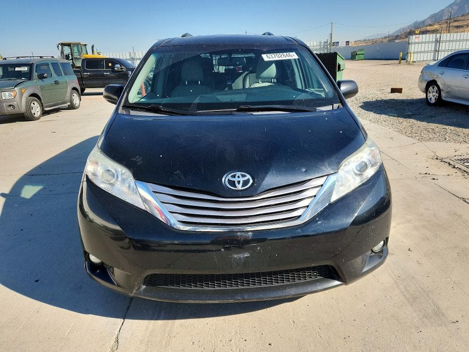 2017 TOYOTA SIENNA XLE 7-PASSENGER 5