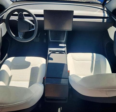 2026 TESLA MODEL Y 8
