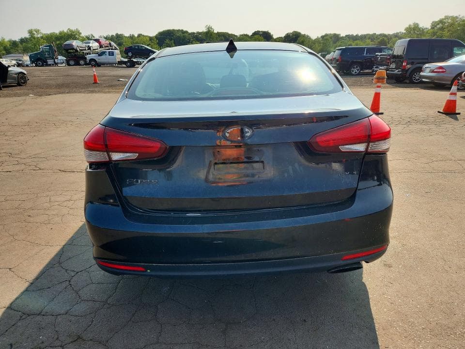 2017 KIA FORTE EX 6