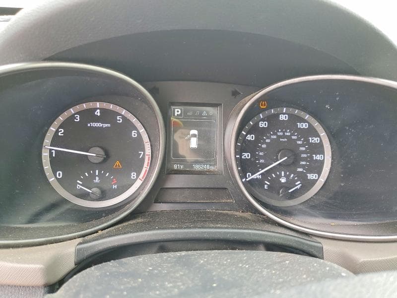 2017 HYUNDAI SANTA FE SE 9