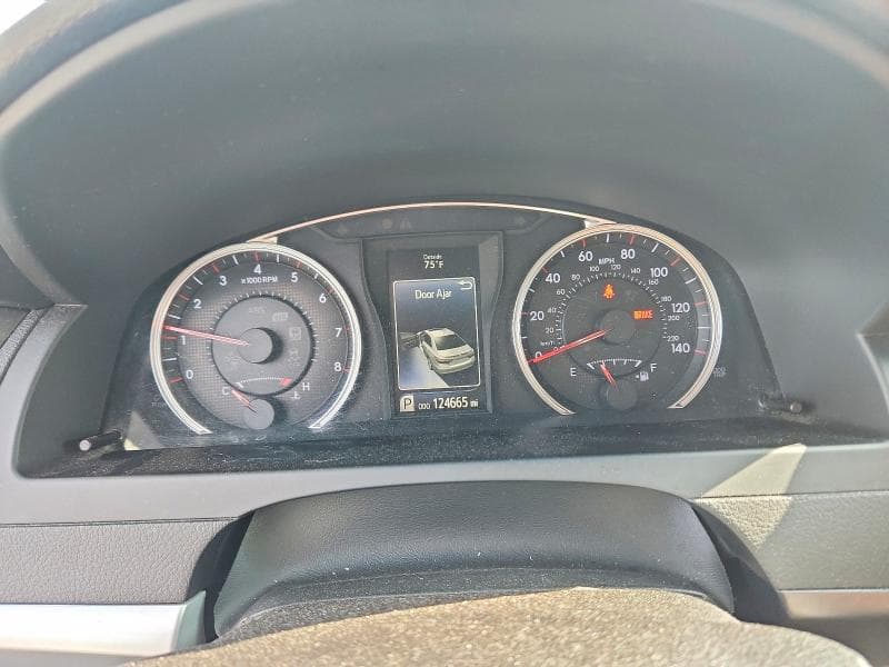 2017 TOYOTA CAMRY SE 9