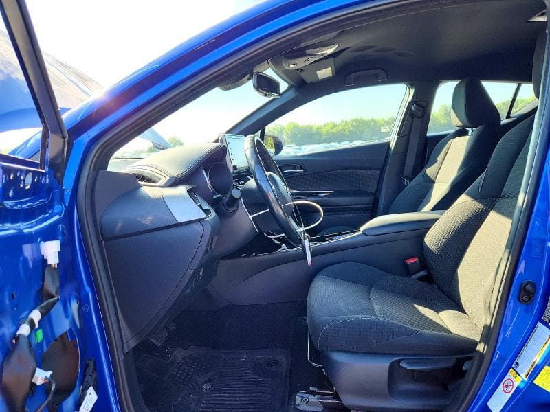 2019 TOYOTA C-HR XLE 7