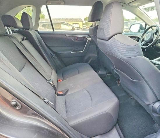2021 TOYOTA RAV4 LE 11