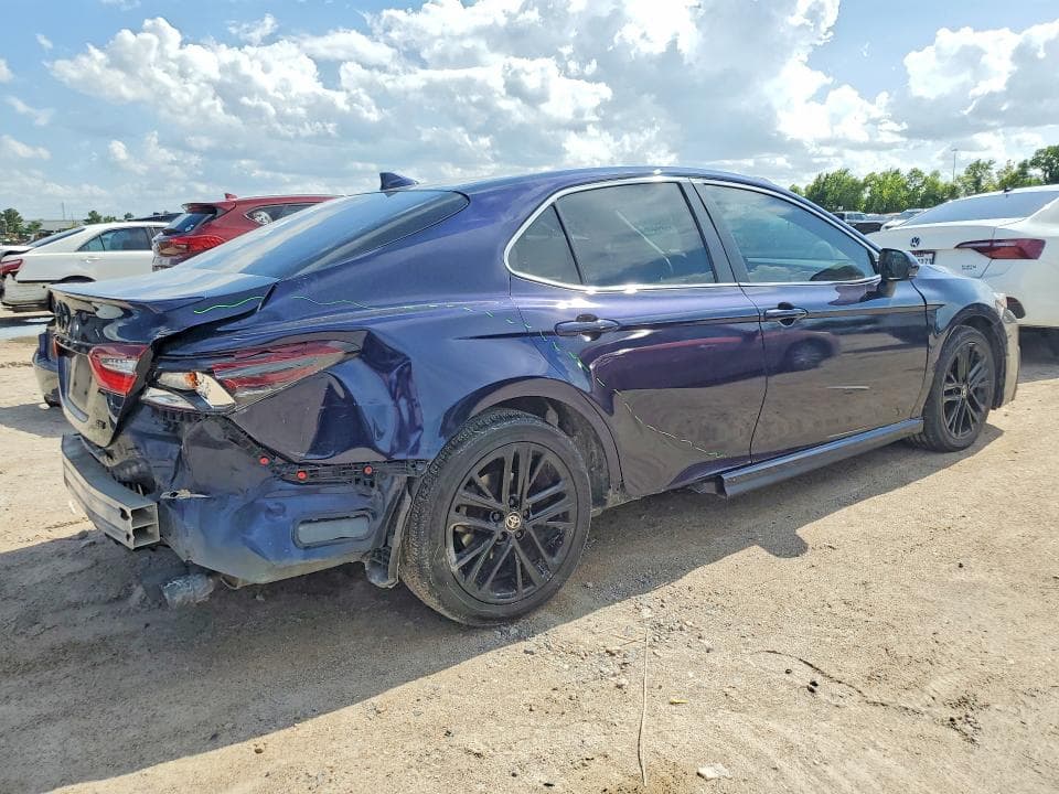 2021 TOYOTA CAMRY SE 3