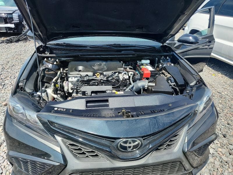 2022 TOYOTA CAMRY SE 11