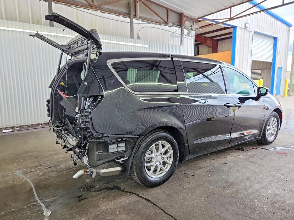 2027 CHRYSLER PACIFICA SELECT 3