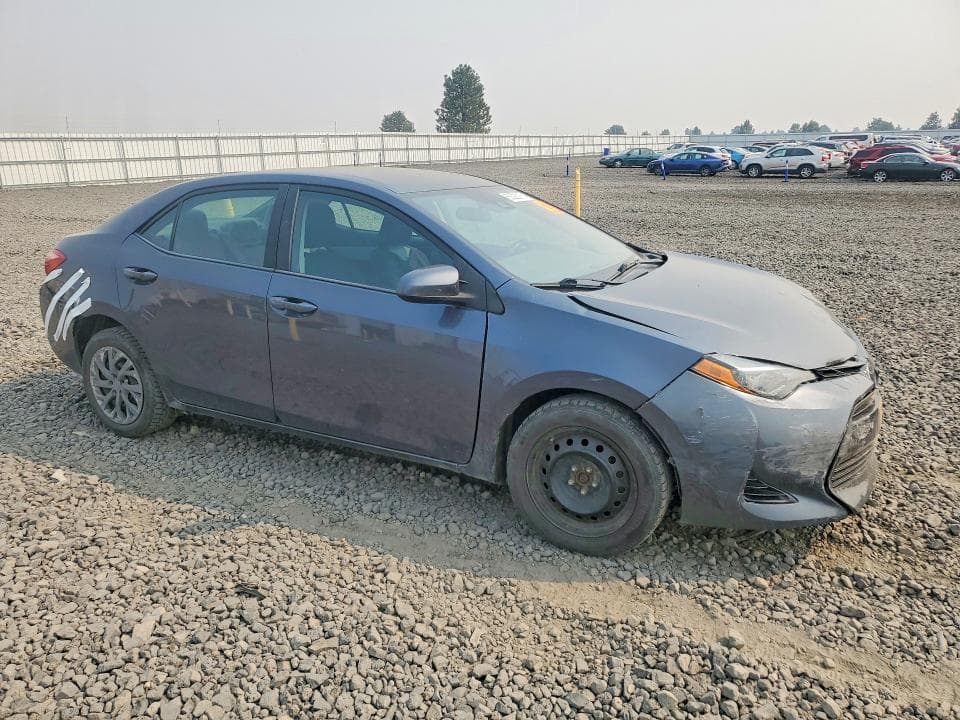 2018 TOYOTA COROLLA LE 4