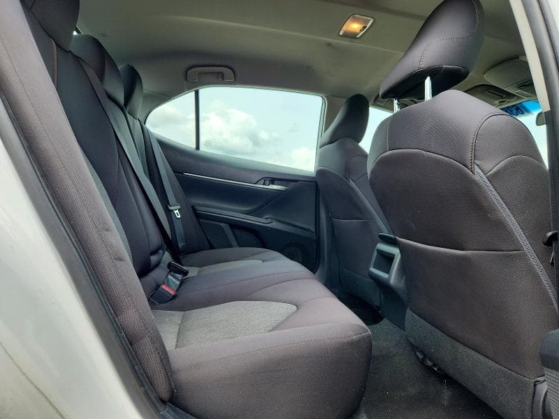 2018 TOYOTA CAMRY LE 10