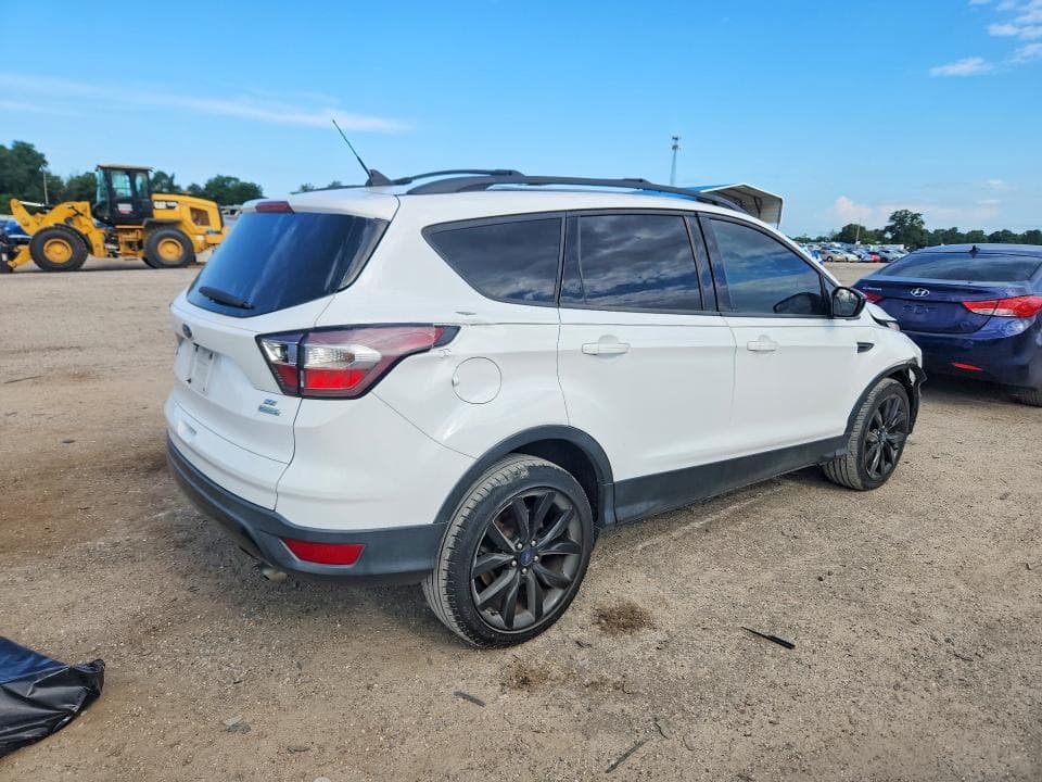 2018 FORD ESCAPE SE 3