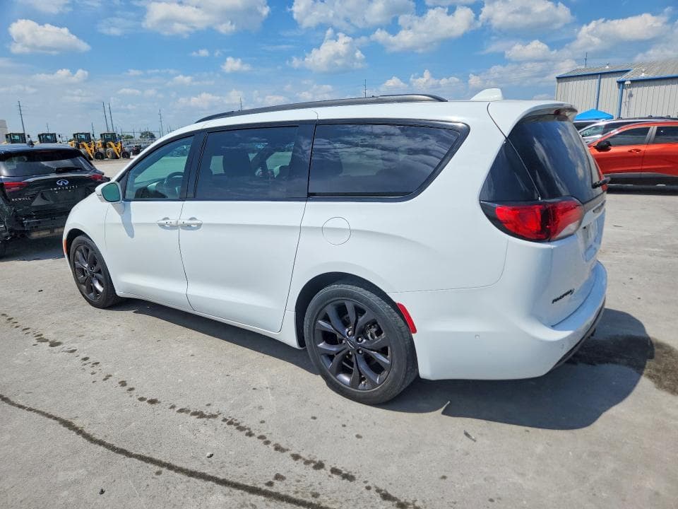 2018 CHRYSLER PACIFICA LIMITED 2