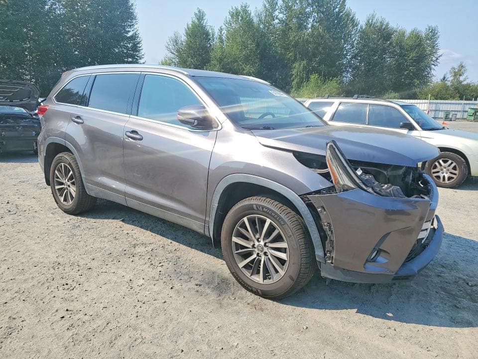 2019 TOYOTA HIGHLANDER XLE 4