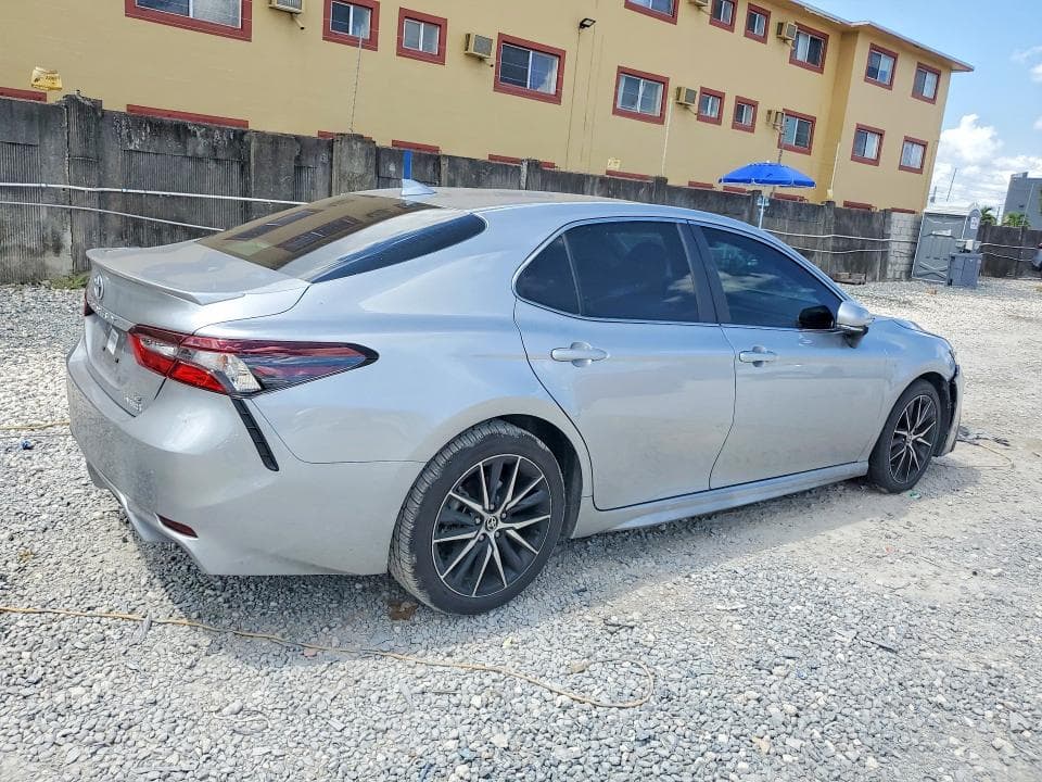 2024 TOYOTA CAMRY HYBRID SE 3