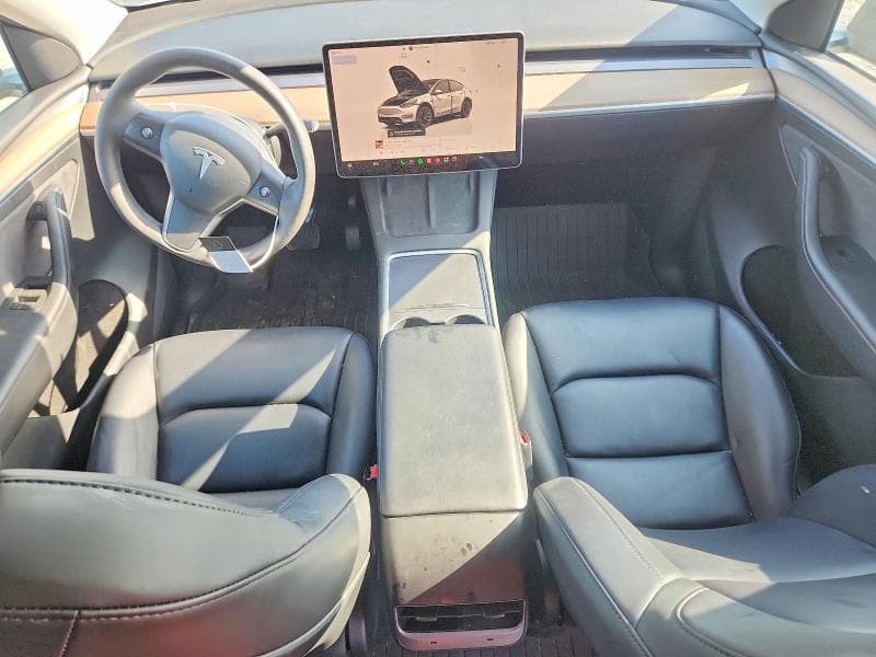 2023 TESLA MODEL Y 8