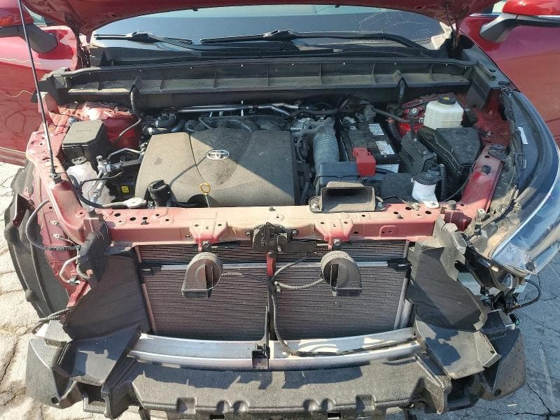2022 TOYOTA HIGHLANDER XLE 12