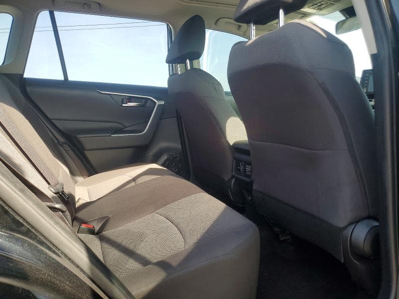 2019 TOYOTA RAV4 XLE 11