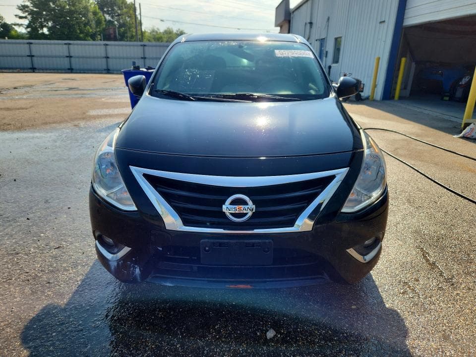 2019 NISSAN VERSA SV 5