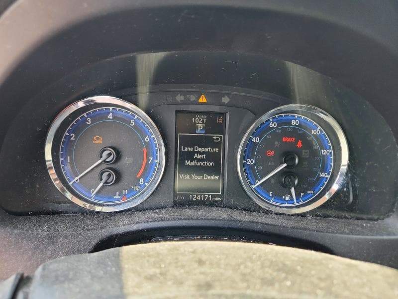 2017 TOYOTA COROLLA SE 9