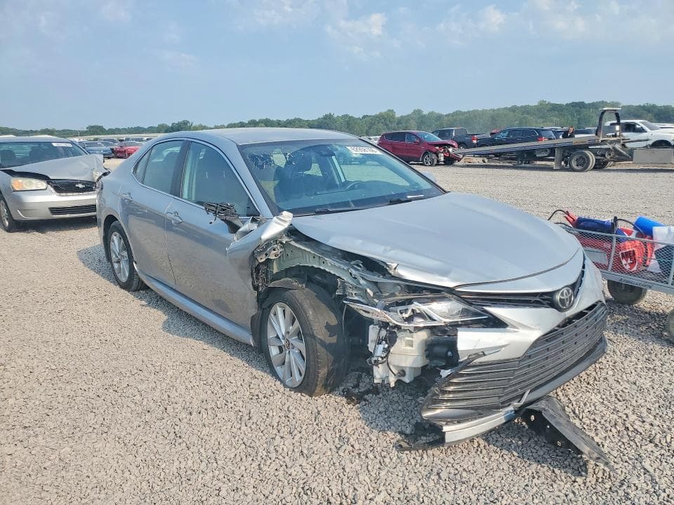2022 TOYOTA CAMRY LE 4