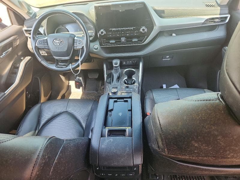 2022 TOYOTA HIGHLANDER PLATINUM 8