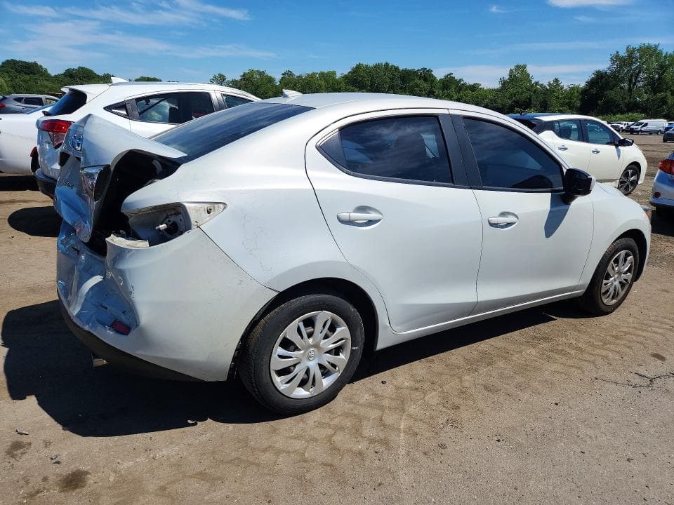 2019 TOYOTA YARIS L 3