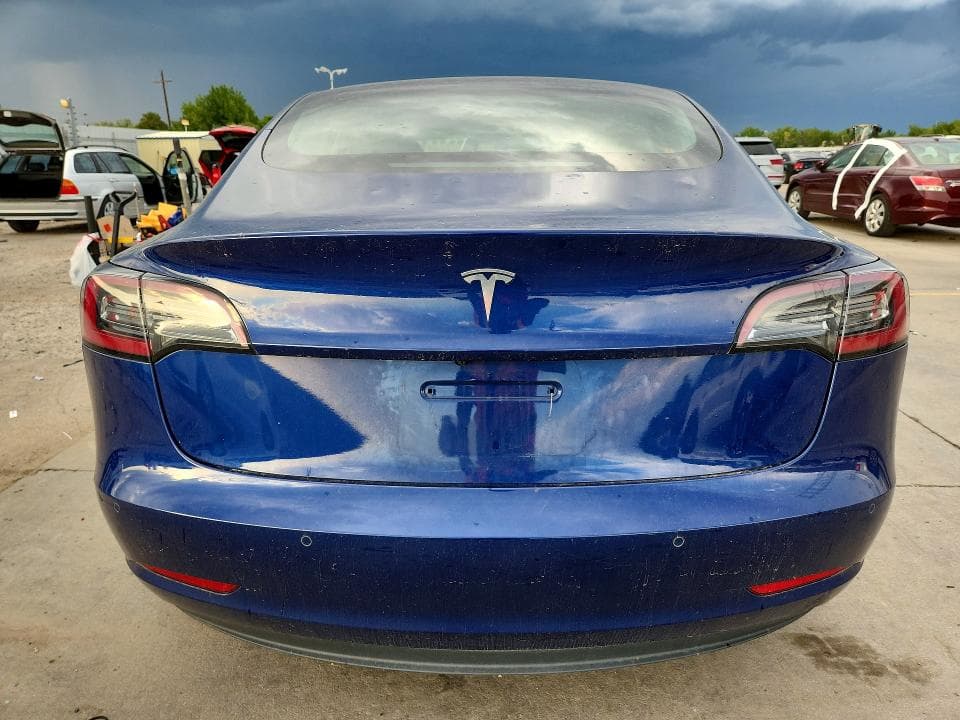 2018 TESLA MODEL 3 6