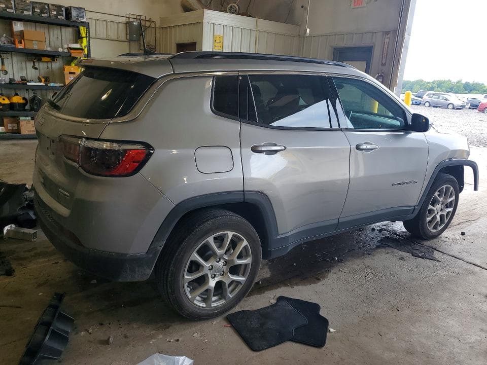 2022 JEEP COMPASS LATITUDE LUX 3