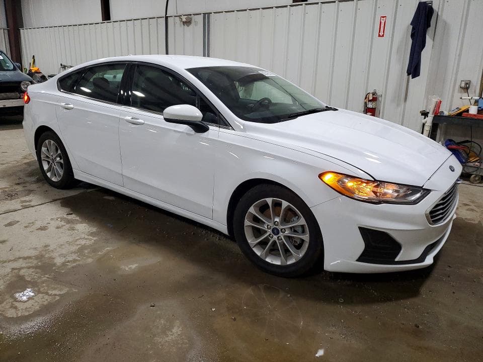 2020 FORD FUSION SE 4