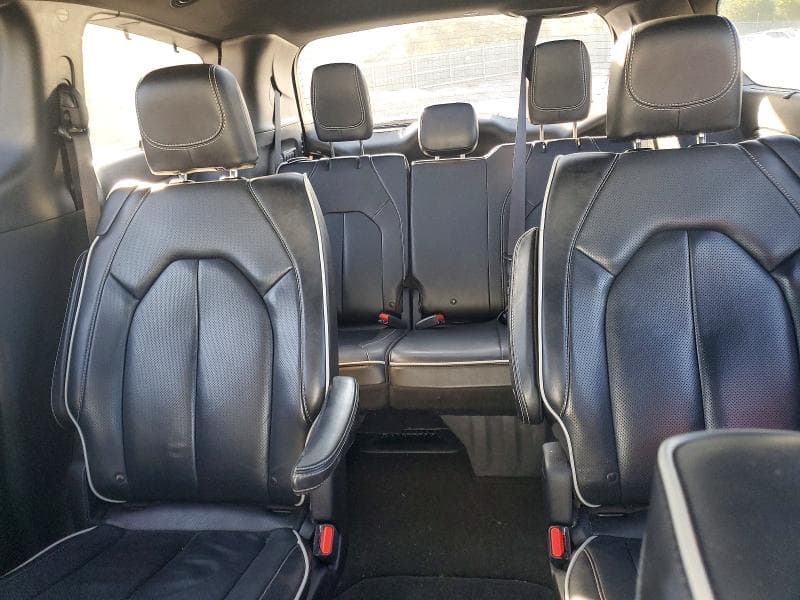 2020 CHRYSLER PACIFICA LIMITED 10
