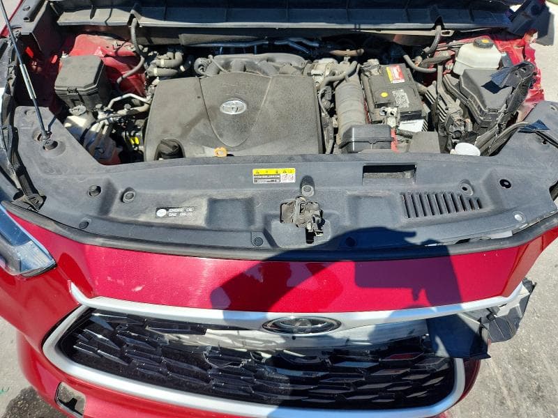 2021 TOYOTA HIGHLANDER XLE 12