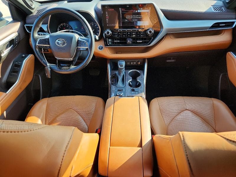 2021 TOYOTA HIGHLANDER PLATINUM PLATINUM 8