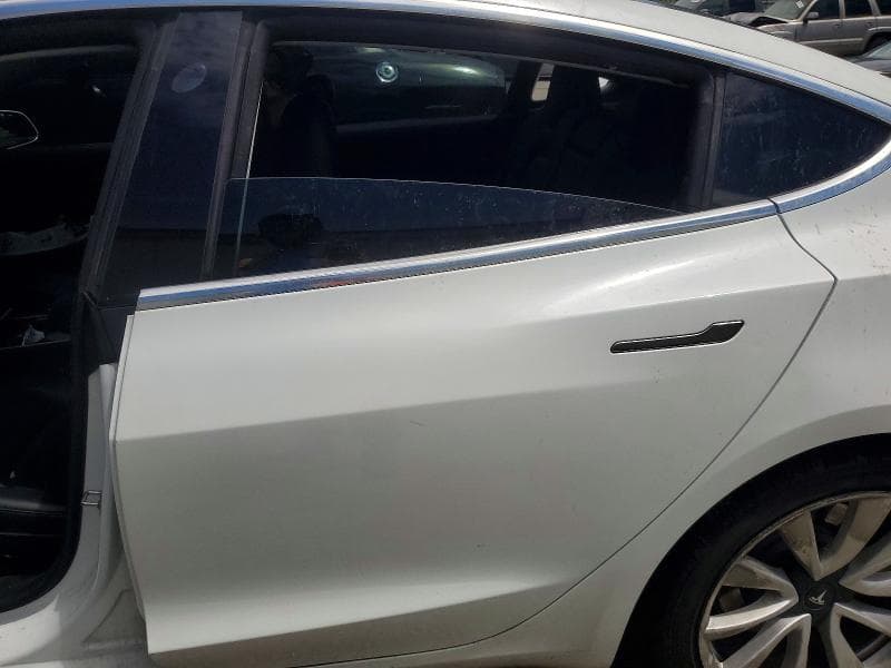 2018 TESLA MODEL 3 10
