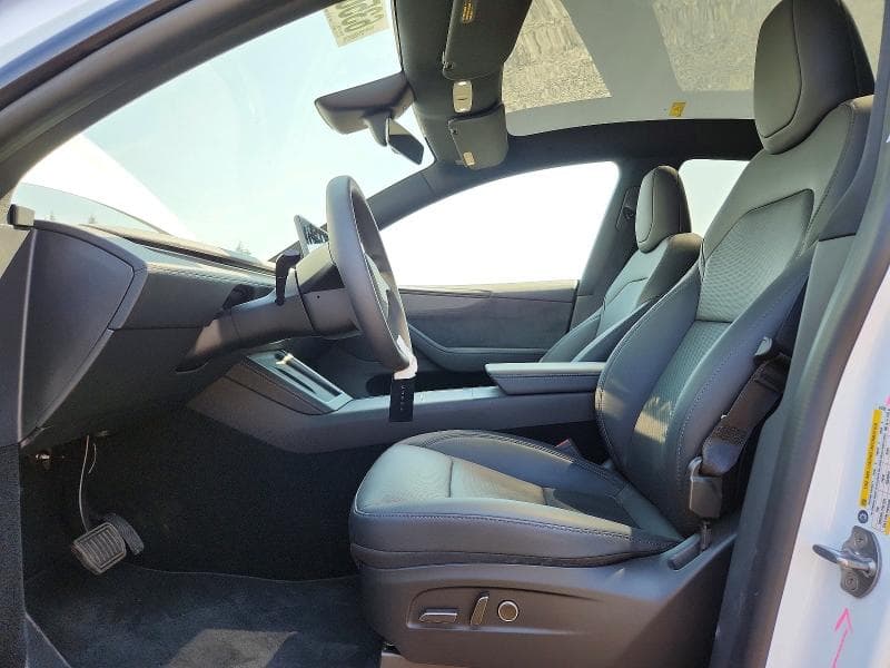 2026 TESLA MODEL Y 7
