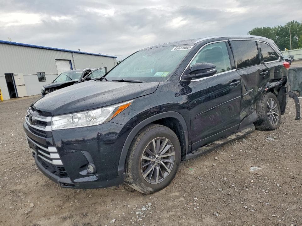 2019 TOYOTA HIGHLANDER XLE - 1