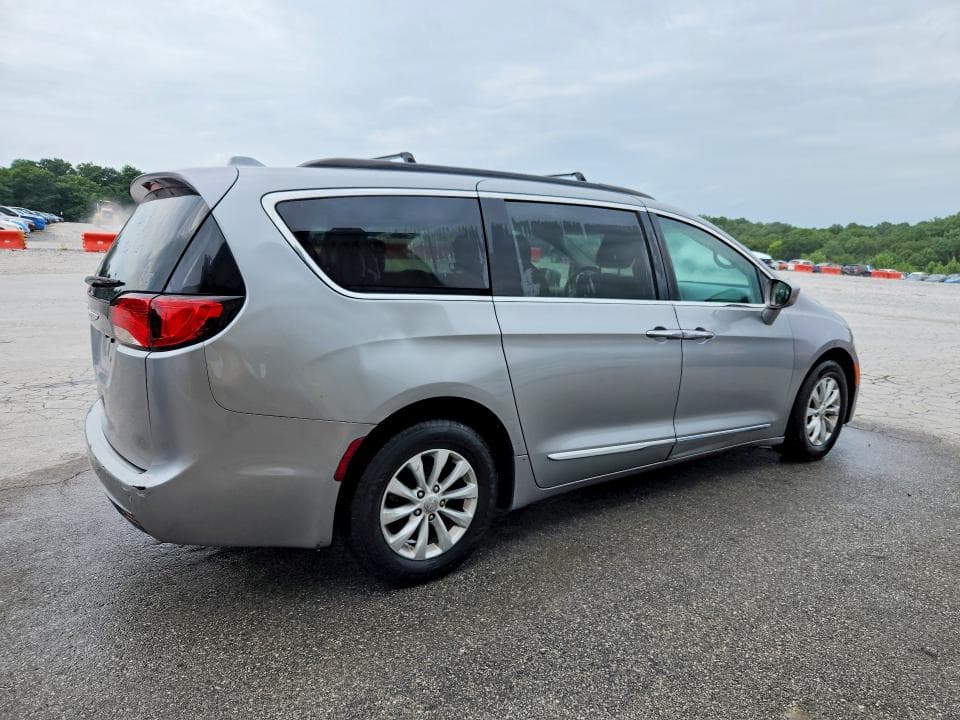 2017 CHRYSLER PACIFICA TOURING L 3