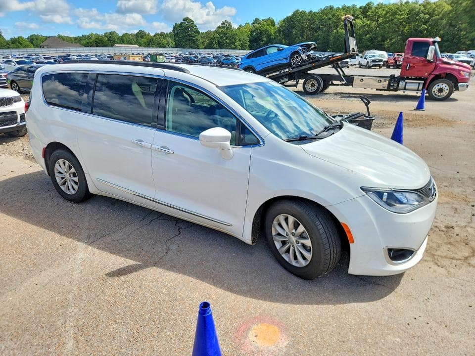2017 CHRYSLER PACIFICA TOURING L 4