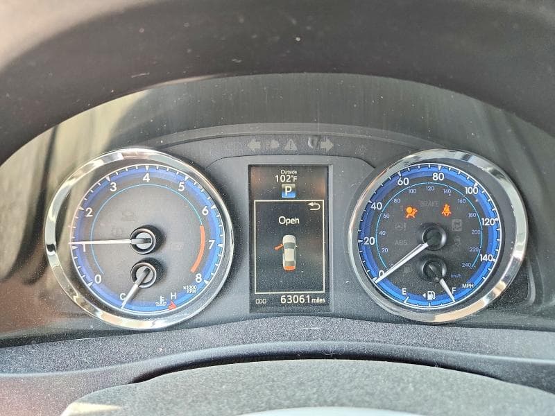 2019 TOYOTA COROLLA SE 9