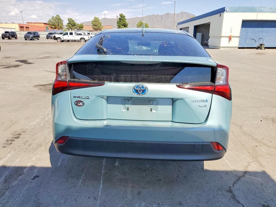 2019 TOYOTA PRIUS XLE 6