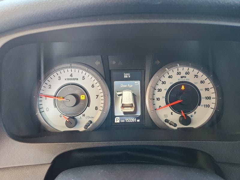 2017 TOYOTA SIENNA SE 9