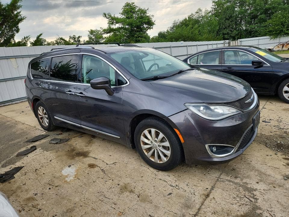 2018 CHRYSLER PACIFICA TOURING L 4