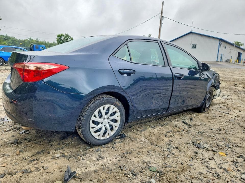2017 TOYOTA COROLLA LE 3