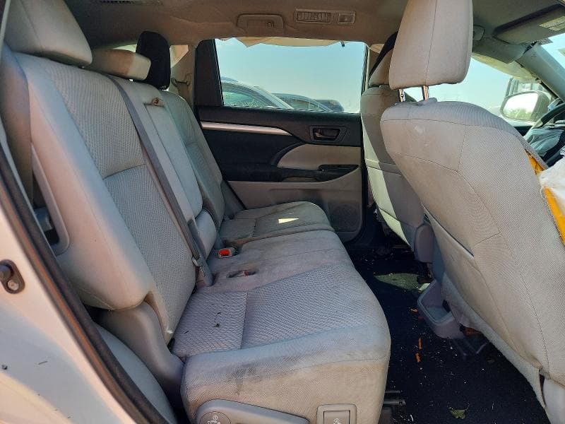 2018 TOYOTA HIGHLANDER LE 10