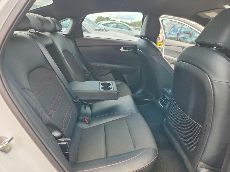 2021 KIA FORTE GT 10