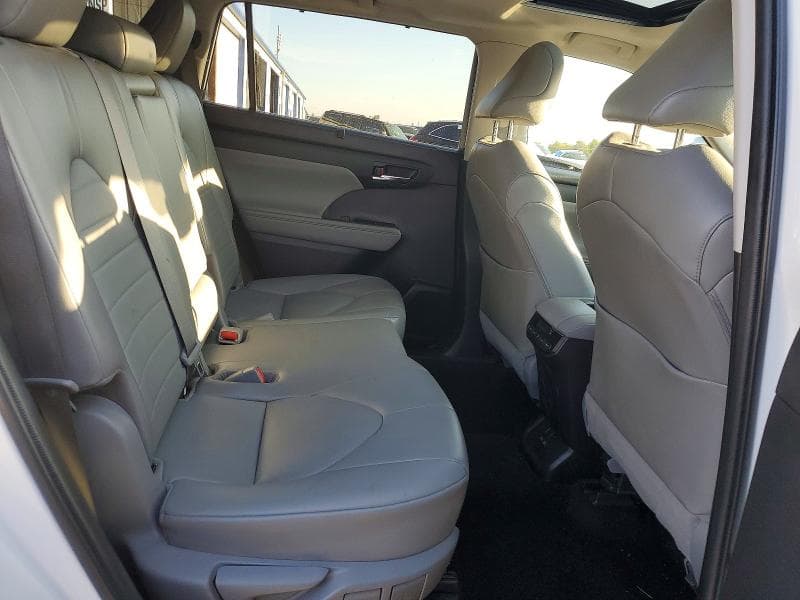2022 TOYOTA HIGHLANDER HYBRID XLE 11