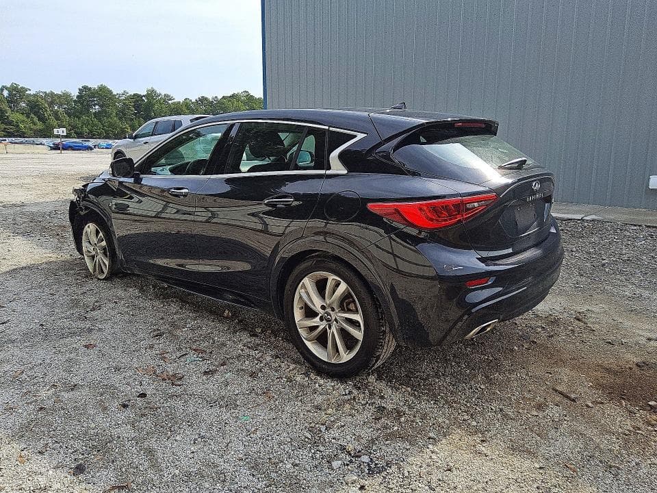 2018 INFINITI QX30 LUXURY 2